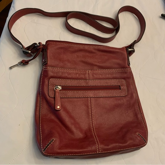 Fossil crossbody, Red, EUC - Picture 1 of 7